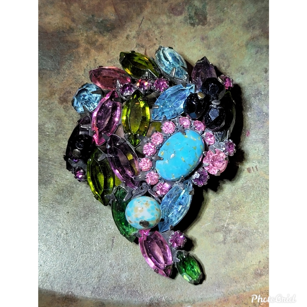 Vintage multi gemstone brooche